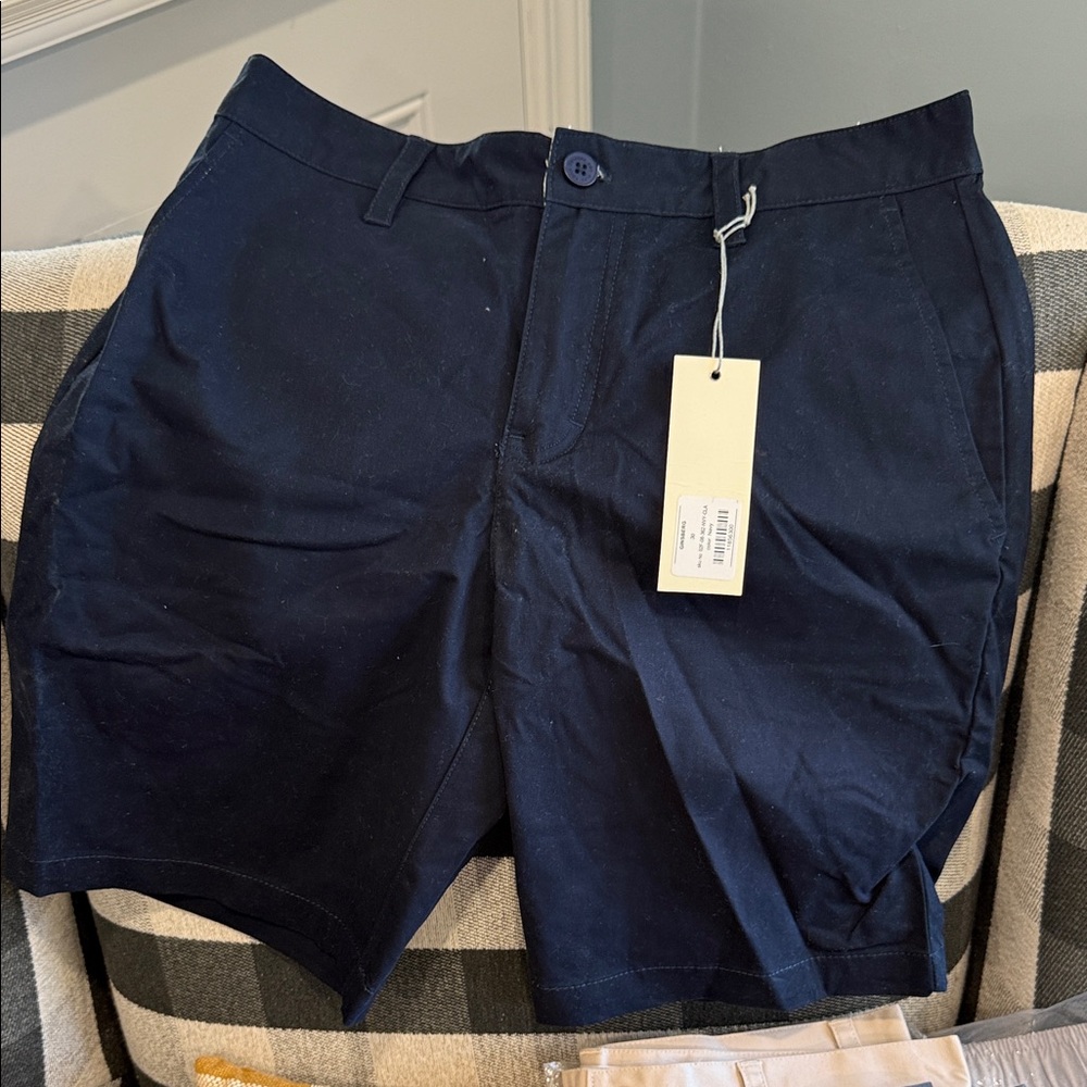 FIVE FOUR. Men’s Flat Front Shorts. Size 30 NWT! Color is Navy Blue